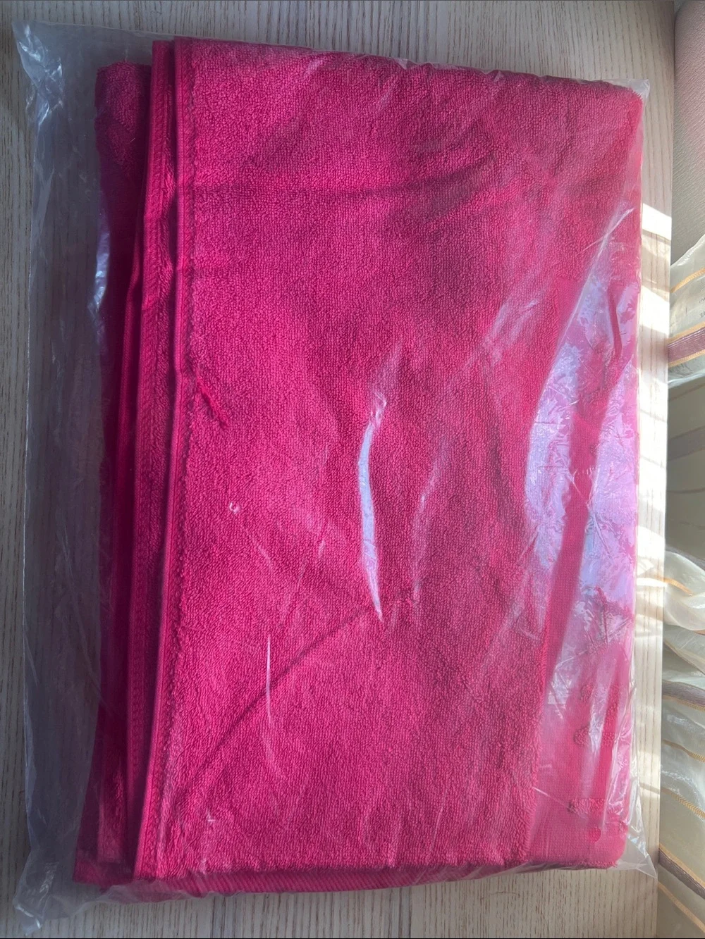 Premium Hot Pink Beach Towel — Soft & Absorbent